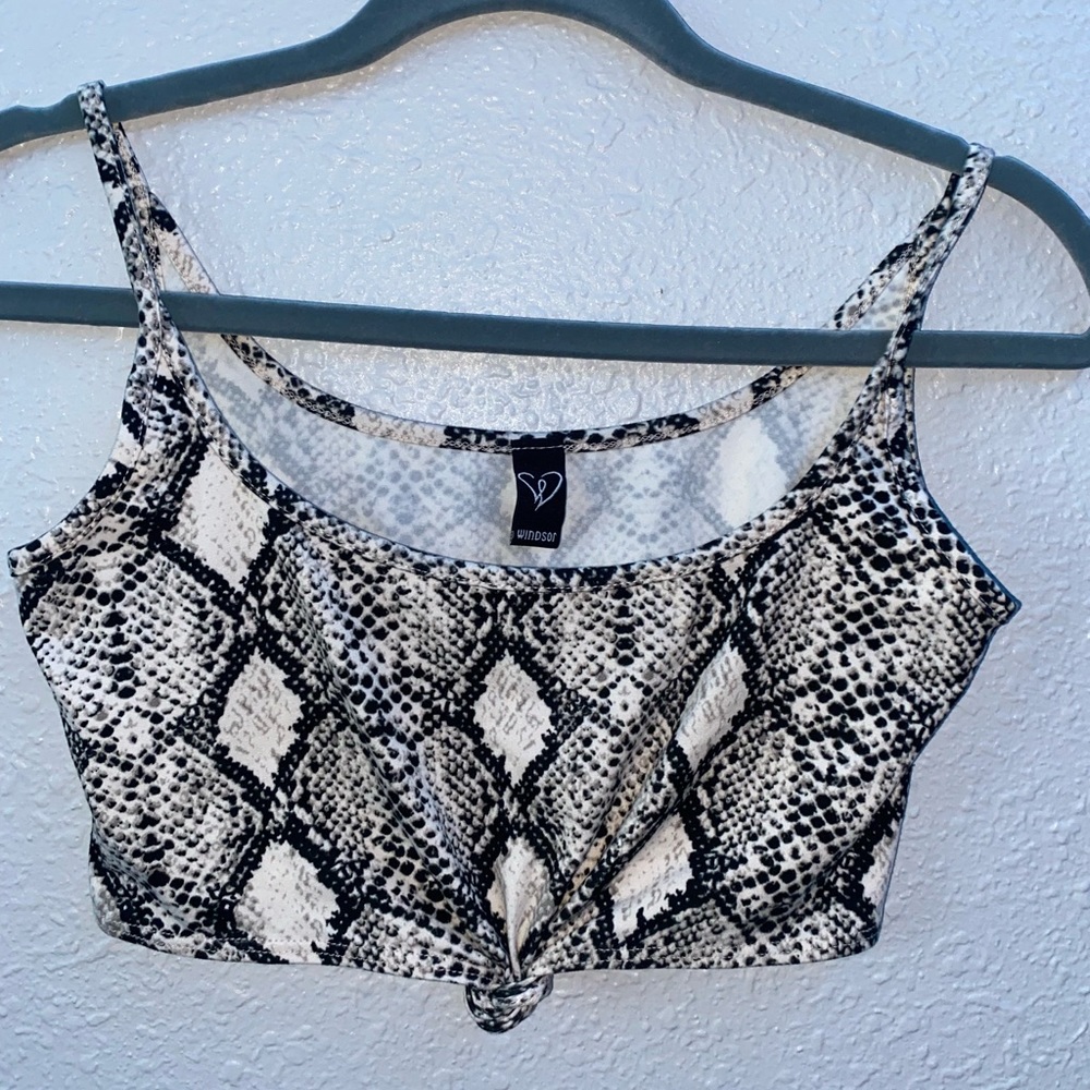 WINDSOR LEOPARD CROP TOP